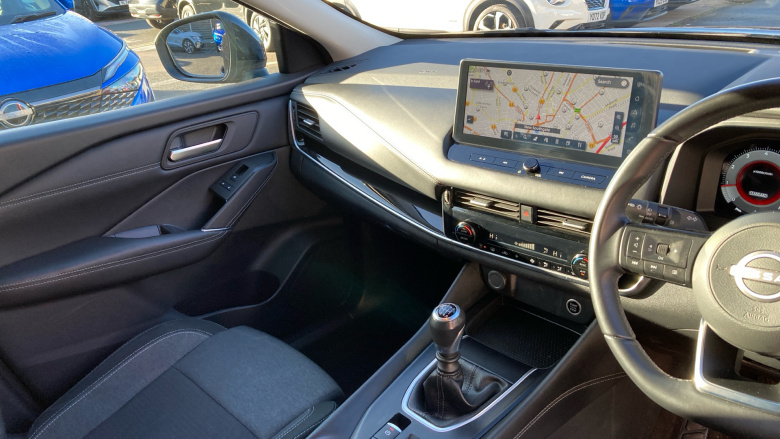 Nissan Qashqai 1.3 DiG-T MH N-Connecta 5dr Petrol Hatchback